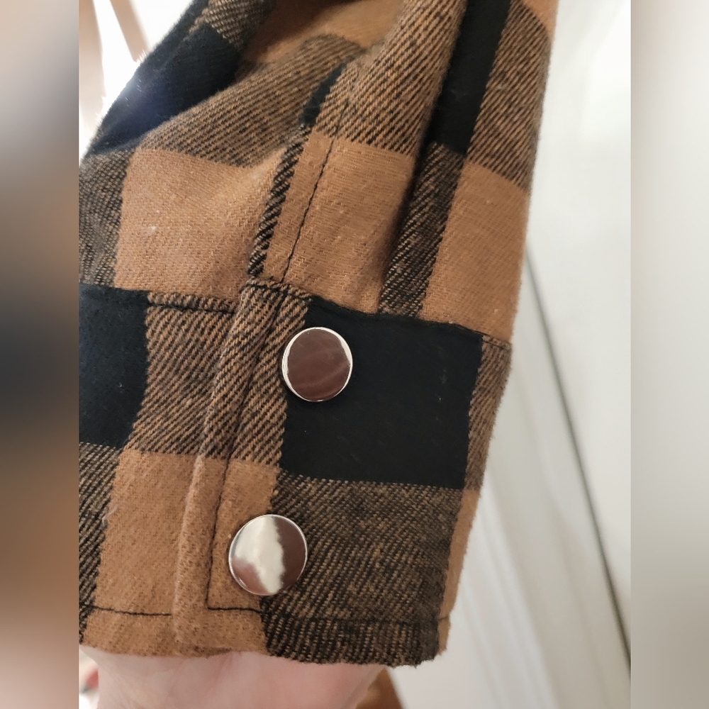Plaid Button-Up Womens Shacket - Picture 3 of 4